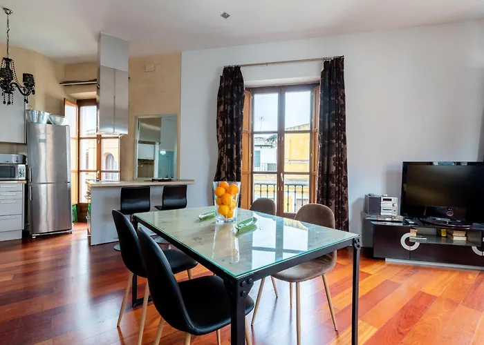 Cathedral Apartment, Upper Floor Apartment